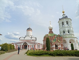 Ученики младших групп Духовно – просветительского Центра при Борисоглебском мужском монастыре г. Дмитрова вместе с родителями и педагогами посетили Николо-Пешношский монастырь.