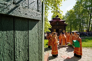 13 мая, в день Собора Бутовских новомучеников на Патриаршем служении участвовал игумен Алексий