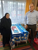 Ко дню Успения Пресвятой Богородицы, сёстрами  Успенского Брусенского монастыря г. Коломны, монахинями Марфой и Марией, нашей обители была преподнесена в дар плащаница с изображением Пресвятой Богородицы. 