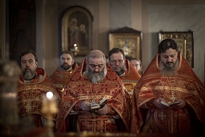 Игумен монастыря Алексий (Горлычев) принял участие в архиерейском богослужении в Успенском кафедральном соборе Дмитрова
