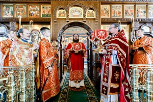 Игумен Алексий сослужил епископу Фоме в Богоявленском храме д. Бородино