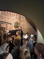 Ученики младших групп Духовно – просветительского Центра при Борисоглебском мужском монастыре г. Дмитрова вместе с родителями и педагогами посетили Николо-Пешношский монастырь.