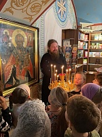 Ученики младших групп Духовно – просветительского Центра при Борисоглебском мужском монастыре г. Дмитрова вместе с родителями и педагогами посетили Николо-Пешношский монастырь.