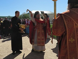 22 мая в Николо-Пешношском монастыре встретили день переноса мощей святителя Николая Чудотворца из Мир Ликийских в Бар. 