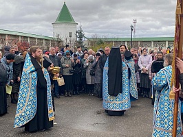 С Днём иконы «Прежде Рождества и по Рождестве Дева»
