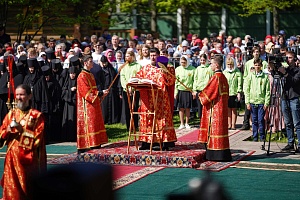 13 мая, в день Собора Бутовских новомучеников на Патриаршем служении участвовал игумен Алексий