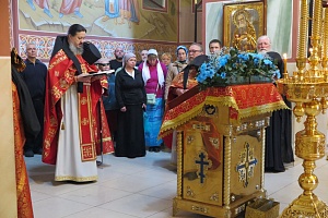 22 мая в Николо-Пешношском монастыре встретили день переноса мощей святителя Николая Чудотворца из Мир Ликийских в Бар. 