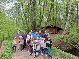 Ученики младших групп Духовно – просветительского Центра при Борисоглебском мужском монастыре г. Дмитрова вместе с родителями и педагогами посетили Николо-Пешношский монастырь.