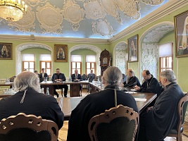 Круглый стол по разработке образовательного модуля «Система публичной власти и особенности деятельности НКО» для студентов Московской духовной академии и клириков Сергиево-Посадской епархии. 